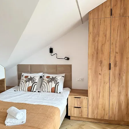 Dmk Oak Near Warsaw-modlin Airport Appartamento