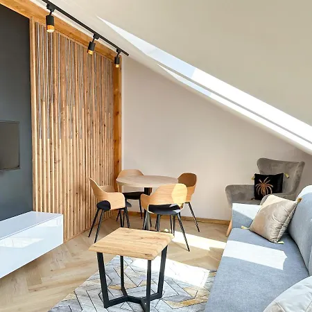 Dmk Oak Near Warsaw-modlin Airport Apartament *