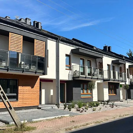 Dmk Oak Near Warsaw-modlin Airport 아파트