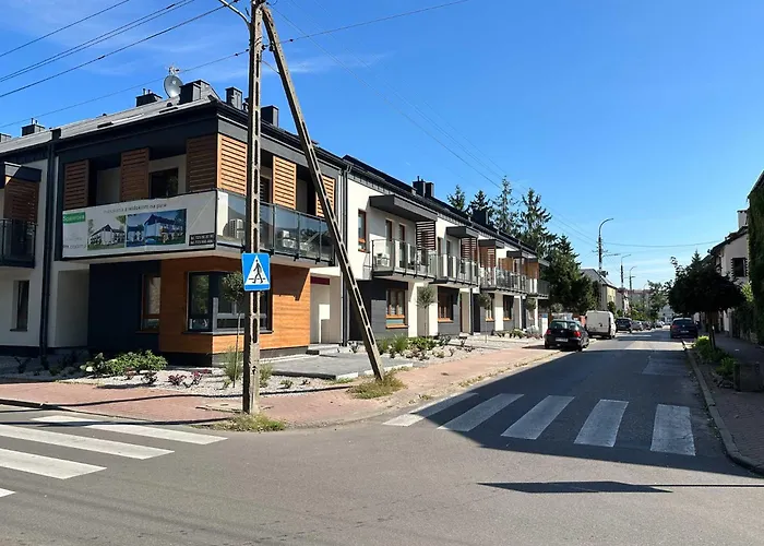 Apartment Dmk Oak Near Warsaw-modlin Airport *